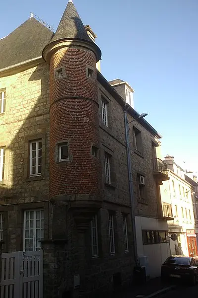 Foto de Edificio de torreta - Xfigpower - © Creative Commons (https://creativecommons.org/licenses/by-sa/4.0/deed.fr)