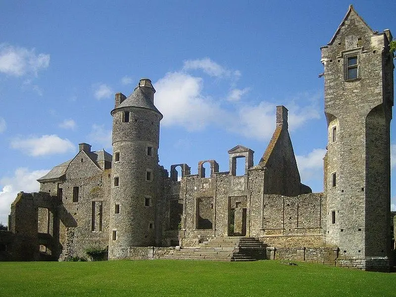 Picture of Old castle - Rilegator - © Creative Commons (https://creativecommons.org/licenses/by-sa/4.0/deed.fr)