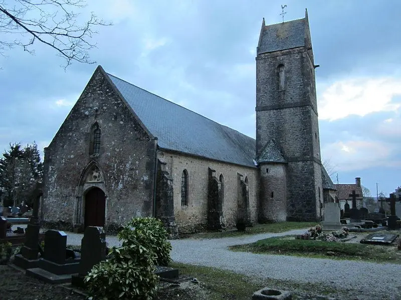 Foto de Iglesia parroquial y recinto - Xfigpower - © Creative Commons (https://creativecommons.org/licenses/by-sa/4.0/deed.fr)