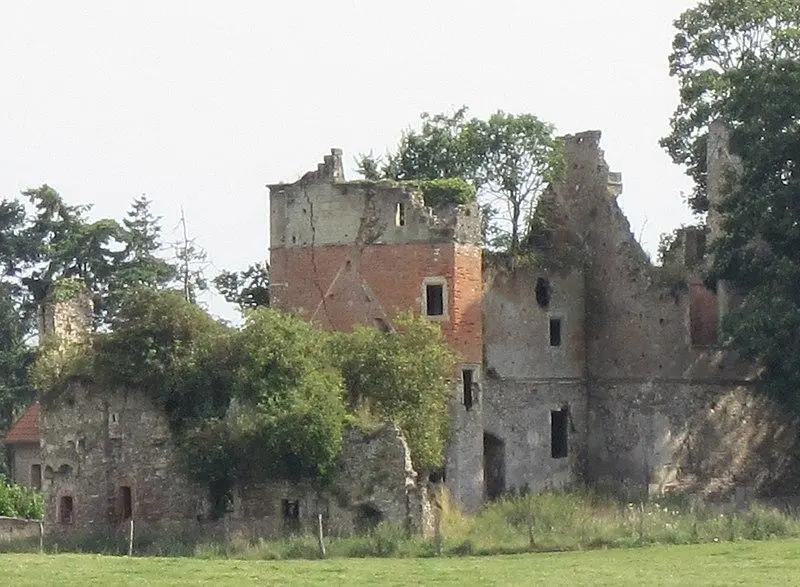 Foto de Restos del castillo - Xfigpower - © Creative Commons (https://creativecommons.org/licenses/by-sa/4.0/deed.fr)