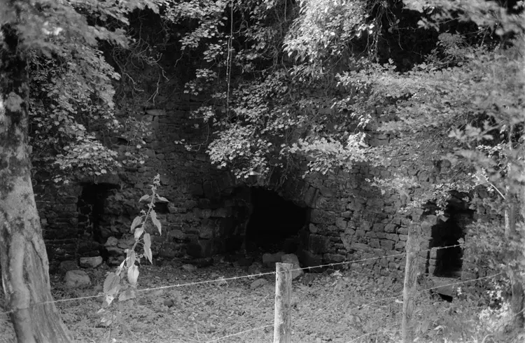Foto de Horno de lima conocido como la epina en la página - POP Plateforme Ouverte du Patrimoine / Base Mérimée - © Ministère de la Culture (France), Médiathèque du patrimoine et de la photographie, diffusion GrandPalaisRmn Photo