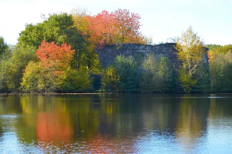 Foto von Ruinen des Château de Gannes - POP Plateforme Ouverte du Patrimoine / Base Mérimée - © Ministère de la Culture (France), Médiathèque du patrimoine et de la photographie, droits réservés