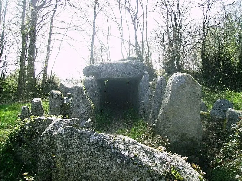 Foto von Dolmen sagt, der Tisch zum Teufel - Bicaisse - © Creative Commons (https://creativecommons.org/licenses/by-sa/4.0/deed.fr)