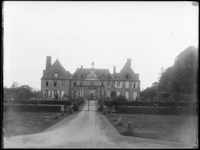 Foto von Schloss - POP Plateforme Ouverte du Patrimoine / Base Mérimée - © Ministère de la Culture (France), Médiathèque du patrimoine et de la photographie, diffusion GrandPalaisRmn Photo