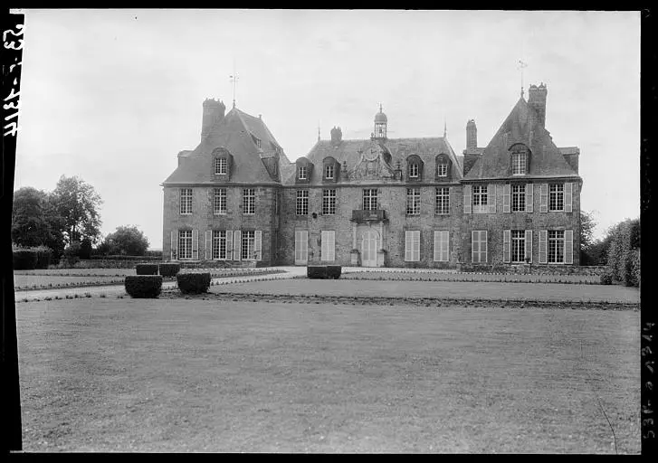 Foto von Schloss - POP Plateforme Ouverte du Patrimoine / Base Mérimée - © Ministère de la Culture (France), Médiathèque du patrimoine et de la photographie, diffusion RMN-GP