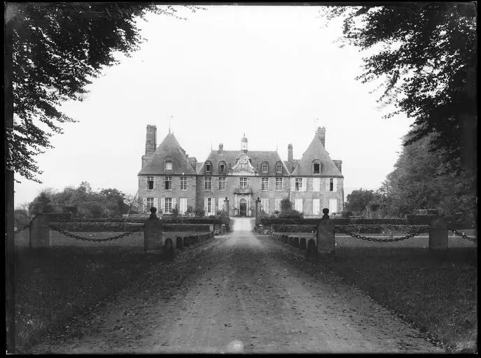 Foto von Schloss - POP Plateforme Ouverte du Patrimoine / Base Mérimée - © Ministère de la Culture (France), Médiathèque du patrimoine et de la photographie, diffusion GrandPalaisRmn Photo