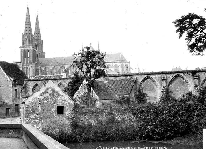 Foto von Überreste der Notre-Dame-Du-Vivier-Kirche - POP Plateforme Ouverte du Patrimoine / Base Mérimée - © Ministère de la Culture (France), Médiathèque du patrimoine et de la photographie, diffusion RMN-GP