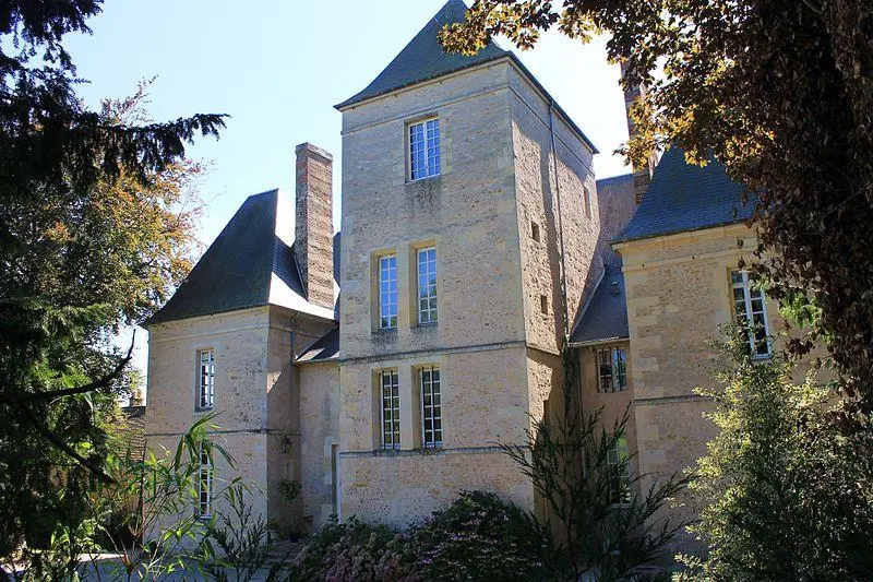Foto von Scheinbares Schloss - Roi.dagobert - © Creative Commons (https://creativecommons.org/licenses/by-sa/4.0/deed.fr)