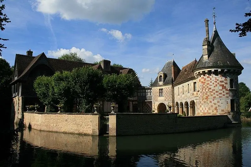 Foto von Château, der derzeit das Lisiux Inter -Municipal Museum annektiert - Iperekh - © Creative Commons (https://creativecommons.org/licenses/by-sa/4.0/deed.fr)