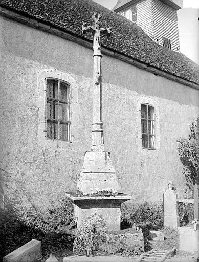 Foto de Cross de cementerio - Auteur inconnu - © Creative Commons (https://creativecommons.org/licenses/by-sa/4.0/deed.fr)