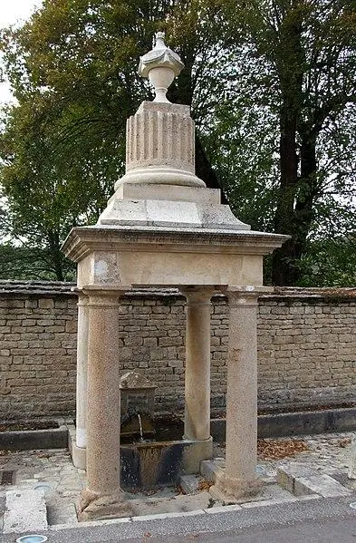 Foto von Brunnen - Christophe.Finot - © Creative Commons (https://creativecommons.org/licenses/by-sa/4.0/deed.fr)