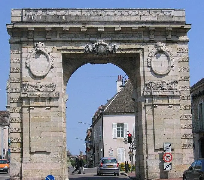 Foto di Porte Saint-Nicolas - ~Pyb - © Creative Commons (https://creativecommons.org/licenses/by-sa/4.0/deed.fr)