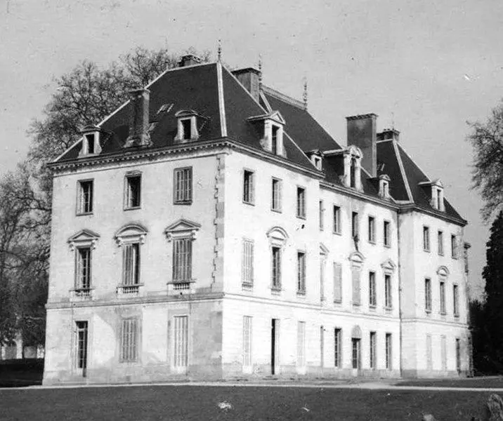 Foto von Schloss - Sdo216 - © Creative Commons (https://creativecommons.org/licenses/by-sa/4.0/deed.fr)