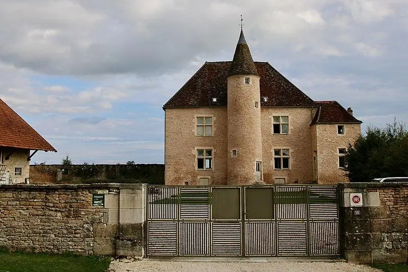 Foto de Moux Manor - Lothur - © Creative Commons (https://creativecommons.org/licenses/by-sa/4.0/deed.fr)