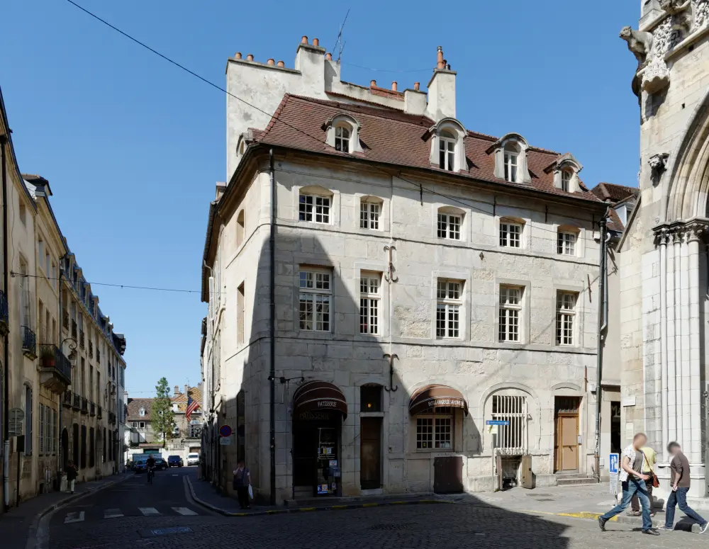 Foto de Edificio - Sous licence Creative Commons (https://creativecommons.org/licenses/by-sa/4.0/deed.fr) - Par François de Dijon - © Creative Commons (https://creativecommons.org/licenses/by-sa/4.0/deed.fr)