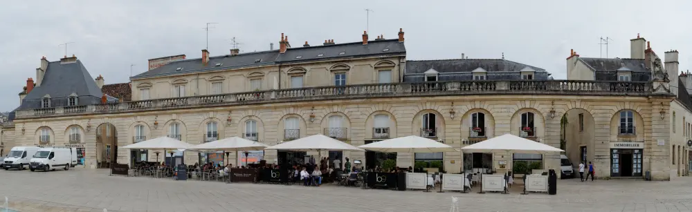 Foto de Edificio - Sous licence Creative Commons (https://creativecommons.org/licenses/by-sa/4.0/deed.fr) - Par François de Dijon - © Creative Commons (https://creativecommons.org/licenses/by-sa/4.0/deed.fr)