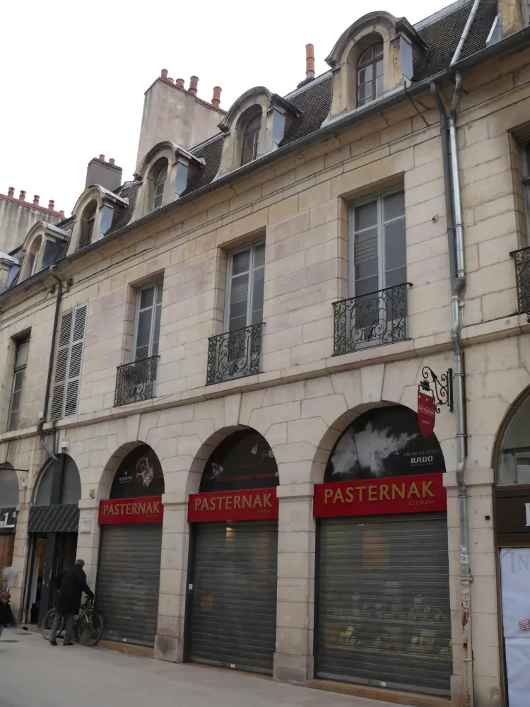 Foto de Edificio - Sous licence Creative Commons (https://creativecommons.org/licenses/by-sa/4.0/deed.fr) - Par Peter17 - © Creative Commons (https://creativecommons.org/licenses/by-sa/4.0/deed.fr)
