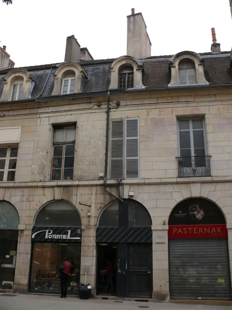 Foto de Edificio - Sous licence Creative Commons (https://creativecommons.org/licenses/by-sa/4.0/deed.fr) - Par Peter17 - © Creative Commons (https://creativecommons.org/licenses/by-sa/4.0/deed.fr)