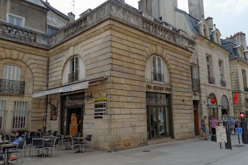 Foto de Edificio - Sous licence Creative Commons (https://creativecommons.org/licenses/by-sa/4.0/deed.fr) - Par François de Dijon - © Creative Commons (https://creativecommons.org/licenses/by-sa/4.0/deed.fr)