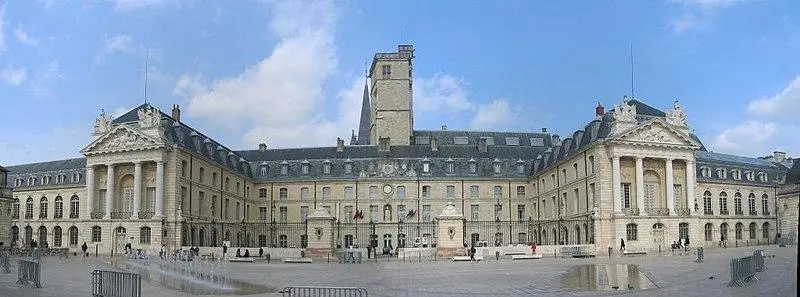 Foto de Palacio de los Duques y los Estados Borgoña (antiguo) - Arnaud 25 - © Creative Commons (https://creativecommons.org/licenses/by-sa/4.0/deed.fr)