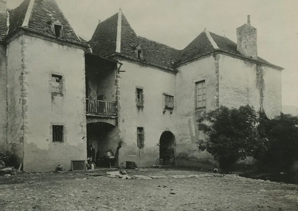 Foto von Manoir de Lezeu (alt) - POP Plateforme Ouverte du Patrimoine / Base Mérimée - © Ministère de la Culture (France), Médiathèque du patrimoine et de la photographie, tous droits réservés