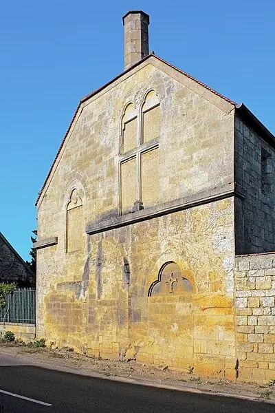 Foto von Haus des 13. Jahrhunderts am Ausgang des Weilers La Perrière - Michel FOUCHER - © Creative Commons (https://creativecommons.org/licenses/by-sa/4.0/deed.fr)