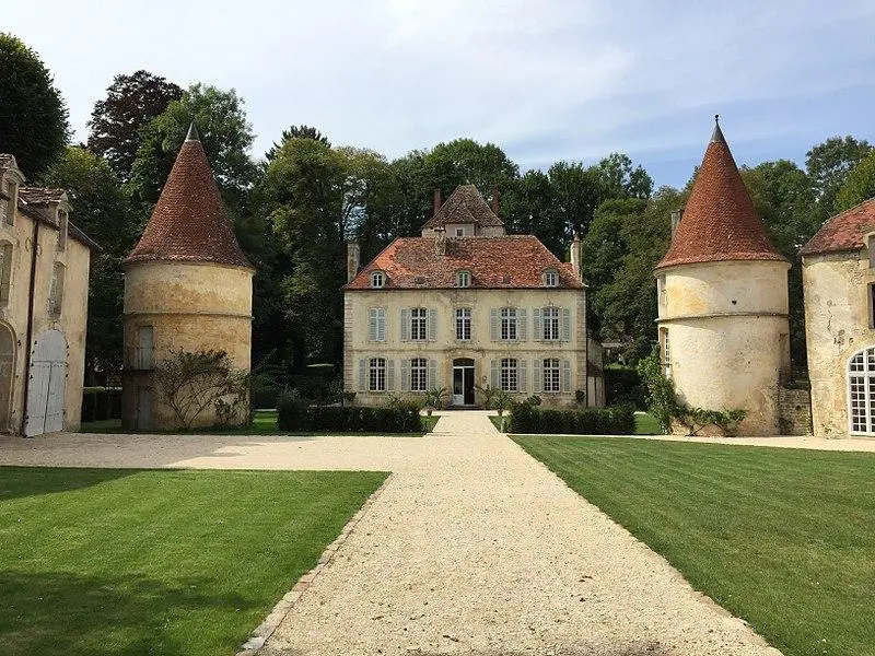 Foto de Castillo - Jeanbond007 - © Creative Commons (https://creativecommons.org/licenses/by-sa/4.0/deed.fr)