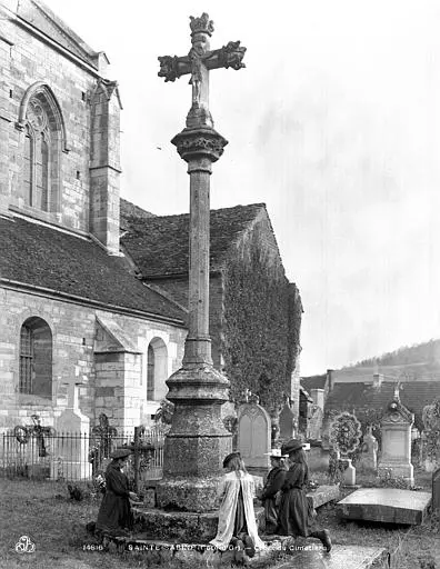 Foto di Croce di pietra - POP Plateforme Ouverte du Patrimoine / Base Mérimée - © Ministère de la Culture (France), Médiathèque du patrimoine et de la photographie, diffusion RMN-GP