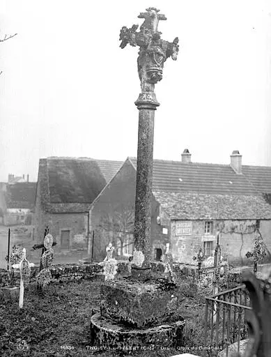 Foto von Kreuzen - POP Plateforme Ouverte du Patrimoine / Base Mérimée - © Ministère de la Culture (France), Médiathèque du patrimoine et de la photographie, diffusion RMN-GP