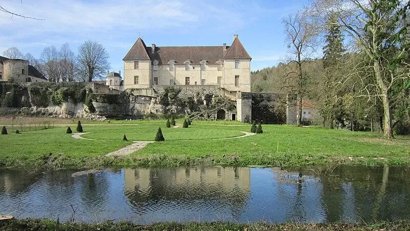 Foto de Castillo de Montmoyen - Claude PIARD - © Creative Commons (https://creativecommons.org/licenses/by-sa/4.0/deed.fr)