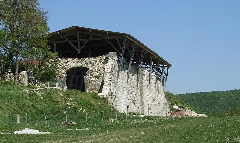 Foto de Abadía de Santa Vivante (Ruins) o Vestigios de la Abadía Santa Vivante - Christophe.Finot - © Creative Commons (https://creativecommons.org/licenses/by-sa/4.0/deed.fr)