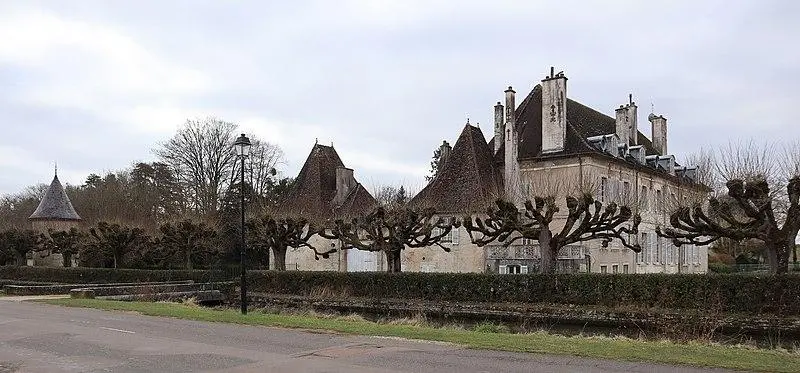 Foto de Château and Park in Serrigny - GO69 - © Creative Commons (https://creativecommons.org/licenses/by-sa/4.0/deed.fr)