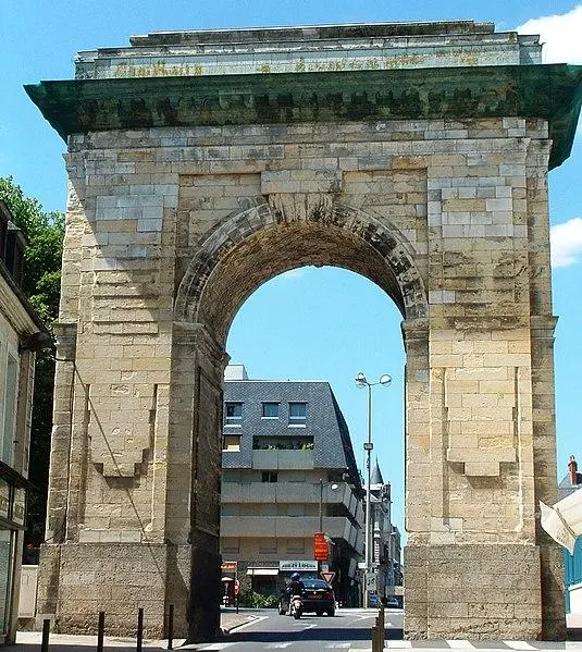 Foto de Porte de paris - MOSSOT - © Creative Commons (https://creativecommons.org/licenses/by-sa/4.0/deed.fr)