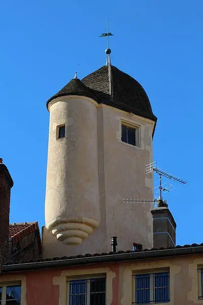 Foto von Coco-l'ouvrier-Tour - Chabe01 - © Creative Commons (https://creativecommons.org/licenses/by-sa/4.0/deed.fr)