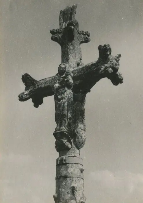 Foto von Friedhofskreuz - POP Plateforme Ouverte du Patrimoine / Base Mérimée - © Ministère de la Culture (France), Direction Régionale des Affaires Culturelles de Bourgogne-Franche-Comté – Tous droits réservés 