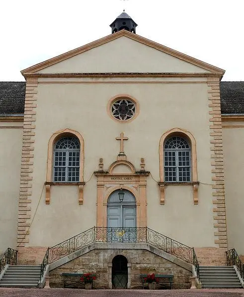 Foto von Hospital-Hospiz, ehemaliger Hôtel-Dieu - MOSSOT - © Creative Commons (https://creativecommons.org/licenses/by-sa/4.0/deed.fr)
