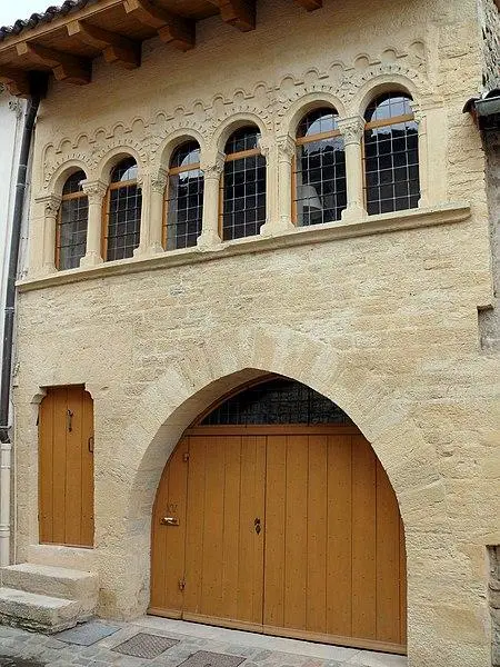 Foto von Romanesque Haus - MOSSOT - © Creative Commons (https://creativecommons.org/licenses/by-sa/4.0/deed.fr)