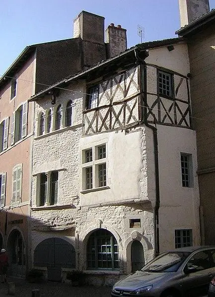 Foto von Romanesque Haus - Jan Sokol - © Creative Commons (https://creativecommons.org/licenses/by-sa/4.0/deed.fr)