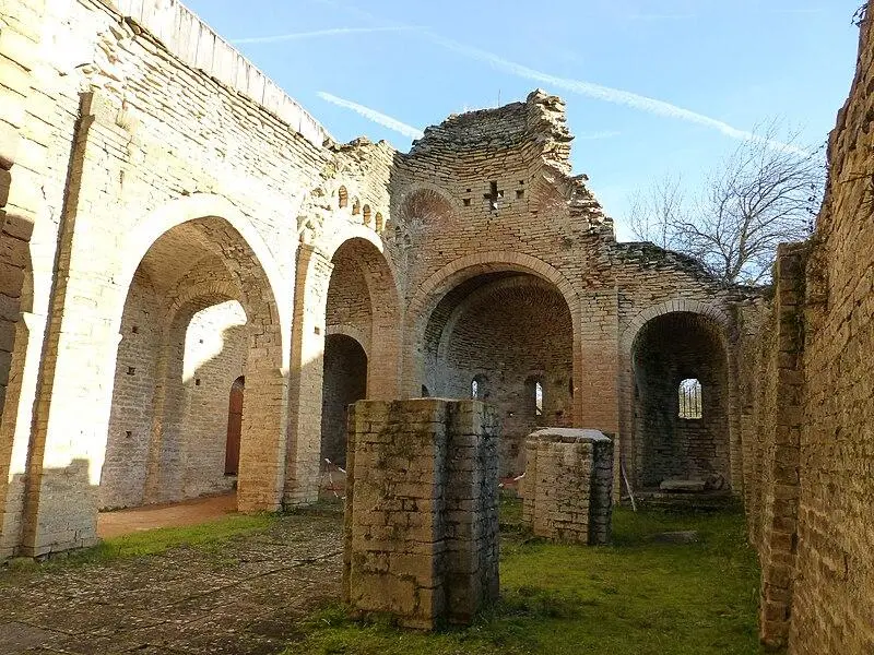 Foto von Priorale Kirche (Ruinen des Alten) - GdeLaB - © Creative Commons (https://creativecommons.org/licenses/by-sa/4.0/deed.fr)