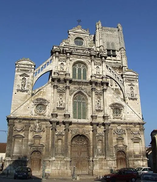 Photo de Eglise Saint-Pierre ou Saint-Père - Christophe.Finot - © Creative Commons (https://creativecommons.org/licenses/by-sa/4.0/deed.fr)
