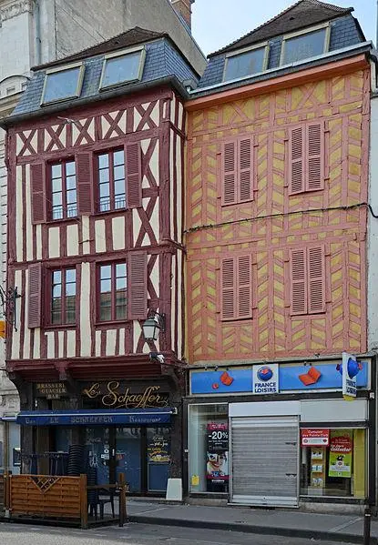 Photo de Maison dite Hostellerie de la Grappe - Pline - © Creative Commons (https://creativecommons.org/licenses/by-sa/4.0/deed.fr)