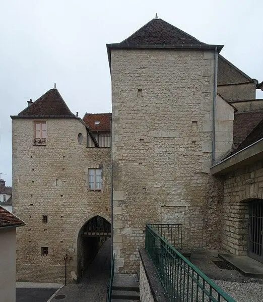 Photo de Porte de Ville (ancienne) - Davitof - © Creative Commons (https://creativecommons.org/licenses/by-sa/4.0/deed.fr)