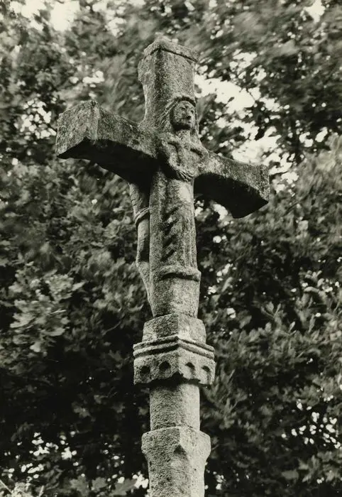 Foto di Croce - POP Plateforme Ouverte du Patrimoine / Base Mérimée - © Ministère de la Culture (France), Médiathèque du patrimoine et de la photographie, tous droits réservés