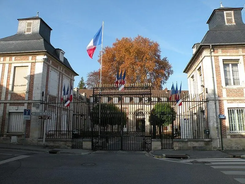 Foto von Ehemalige Saint-Quentin Abbey - Chatsam - © Creative Commons (https://creativecommons.org/licenses/by-sa/4.0/deed.fr)