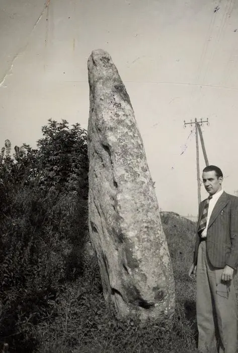 Foto von Megalithe sagt gigantischer Schwanz - POP Plateforme Ouverte du Patrimoine / Base Mérimée - © Ministère de la Culture (France), Médiathèque du patrimoine et de la photographie, Tous droits réservés