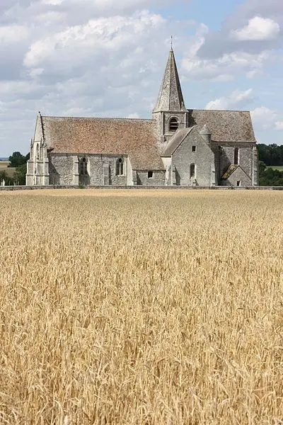 Foto di Chiesa e il suo cimitero - Antoine Garnier - © Creative Commons (https://creativecommons.org/licenses/by-sa/4.0/deed.fr)