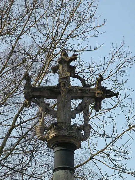 Foto di Croce del cimitero - Chatsam - © Creative Commons (https://creativecommons.org/licenses/by-sa/4.0/deed.fr)