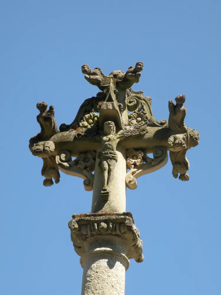 Foto di Attraverso - Sous licence Creative Commons (https://creativecommons.org/licenses/by-sa/4.0/deed.fr) - Par Chatsam - © Creative Commons (https://creativecommons.org/licenses/by-sa/4.0/deed.fr)