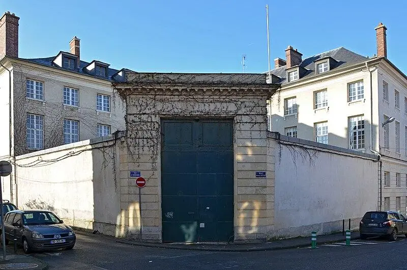 Foto di Ex sovrintendenza degli edifici del re - Pline - © Creative Commons (https://creativecommons.org/licenses/by-sa/4.0/deed.fr)