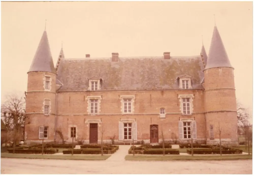Foto di Castello - POP Plateforme Ouverte du Patrimoine / Base Mérimée - © Ministère de la Culture (France), Médiathèque du patrimoine et de la photographie, Tous droits réservés 